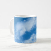 Wolken in de lucht Wit en Blauw Koffiemok (Voorkant links)