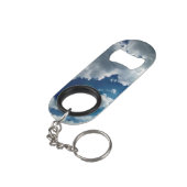 Wolken, in een blauwe lucht mini flessenopener (Achterkant Gekanteld)