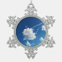 Wolken in het licht tin sneeuwvlok ornament