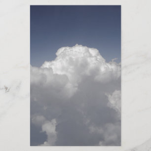 Wolken op 30.000 voet van een vliegtuigraam briefpapier