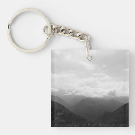 Wolken op de heuvels Zwart-wit Fotografie Sleutelhanger (Voorkant)