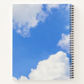 Wolken op een blauw hemelkleurend Notitieboek (Achterkant)