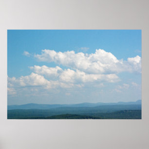 Wolken over bergen poster