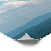 Wolken over bergen poster (Hoek)