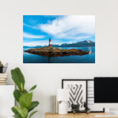 Wolken over een vuurtoren bij Ushuaia, Argentinië Poster (Thuiskantoor)