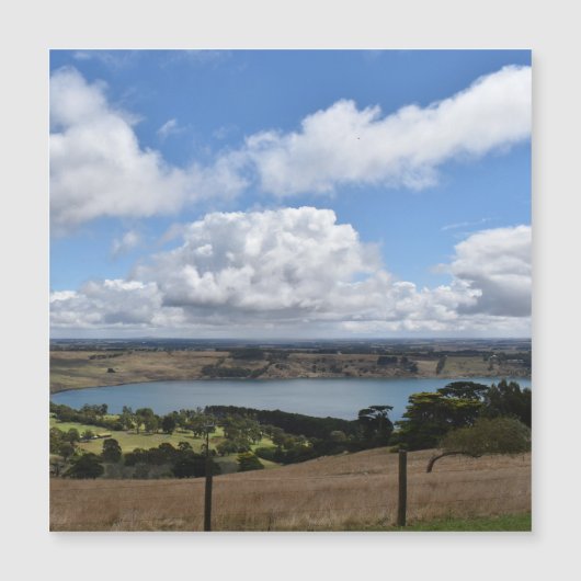 Wolken over het Gnotuk-Camperdown-meer Magnetische (Voorkant)