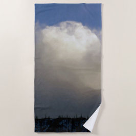 Wolken over het station strandlaken