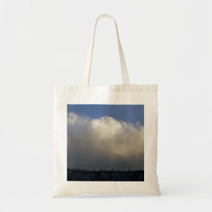 Wolken over het station tote bag