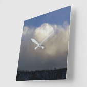 Wolken over het station vierkante klok (Hoek)