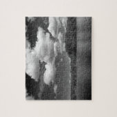 Wolken over het zwarte meer en de witte foto Puzzl Legpuzzel (Verticaal)