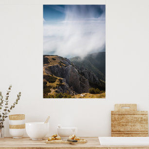 Wolken rollend over bergen poster