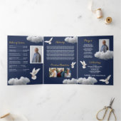 Wolken Viering van het Leven Foto Obituary Trifold Drieluik Uitnodiging (Binnen)