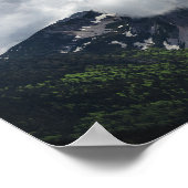 Wolken voor bergen poster (Hoek)