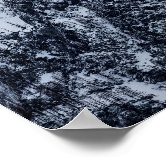 Wolken voor bergen poster (Hoek)