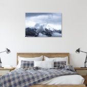 Wolken voor de bergen Storžič, Slovenië Canvas Afdruk (Insitu (Slaapkamer))
