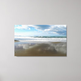 Wolken weerspiegeld in het water. Digitale kunst,  Canvas Afdruk