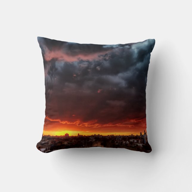 Wolken, zonnebank en rood kussen (Voorkant)
