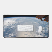 Wolkenformaties rond zonneschijn voor de Stille Oc Bureaumat (Keyboard & Muis)