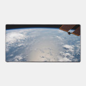 Wolkenformaties rond zonneschijn voor de Stille Oc Bureaumat (Voorkant)