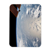 Wolkenformaties rond zonneschijn voor de Stille Oc Magneet (Verticaal)