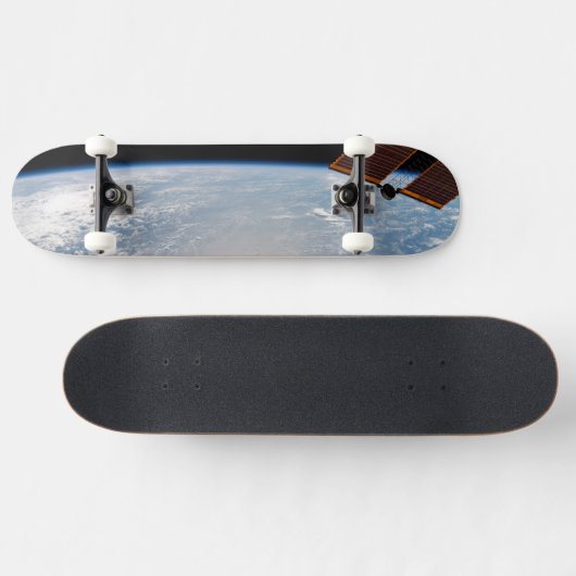 Wolkenformaties rond zonneschijn voor de Stille Oc Persoonlijk Skateboard (Horizontaal)