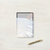 Wolkenformaties rond zonneschijn voor de Stille Oc Post-it® Notes (Op bureau)