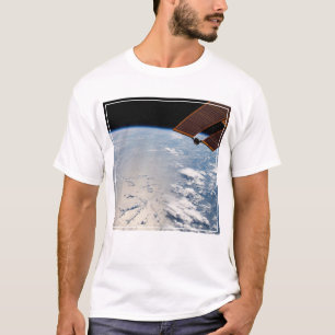 Wolkenformaties rond zonneschijn voor de Stille Oc T-shirt
