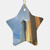 Wolkenkrabberspiegelingen van New York Keramisch Ornament (Links)