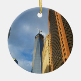 Wolkenkrabberspiegelingen van New York Keramisch Ornament