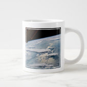 Wolkenlandschappen rond Sumatra, Indonesië. Grote Koffiekop (Rechts)