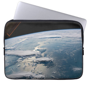 Wolkenlandschappen rond Sumatra, Indonesië. Laptop Sleeve