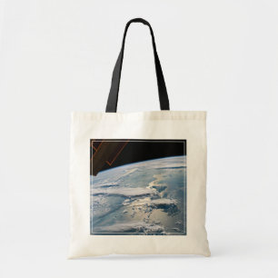 Wolkenlandschappen rond Sumatra, Indonesië. Tote Bag