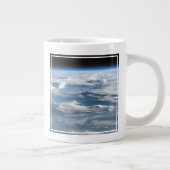 wolkenluchten boven sudan grote koffiekop (Rechts)