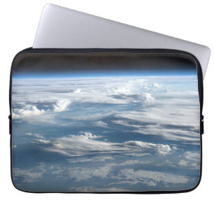 wolkenluchten boven sudan laptop sleeve