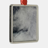 Wolkenpatronen en zee-ijs in de zuidelijke oceaan metalen ornament (Rechts)