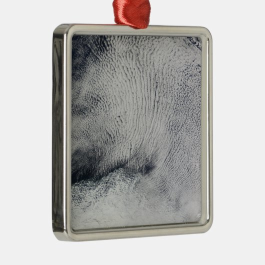 Wolkenpatronen en zee-ijs in de zuidelijke oceaan metalen ornament (Rechts)