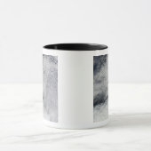 Wolkenpatronen en zee-ijs in de zuidelijke oceaan mok (Midden)