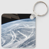 Wolkenpatronen ten zuiden van de Aleoeten. Sleutelhanger (Achterkant)