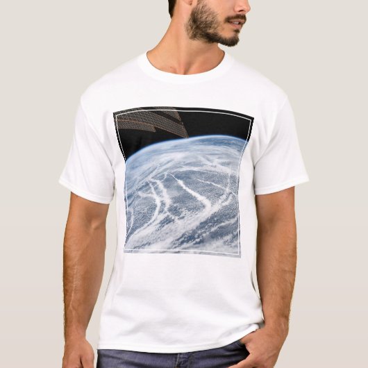 Wolkenpatronen ten zuiden van de Aleoeten. T-shirt (Voorkant)