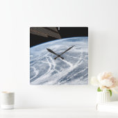 Wolkenpatronen ten zuiden van de Aleoeten. Vierkante Klok (Huis)