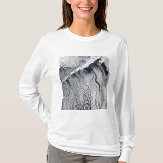 Wolkenpatronen zichtbaar op het eiland Aleutian T-shirt (Voorkant)