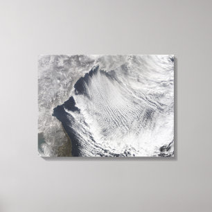 Wolkenstraten die boven het Zee van Japan liggen Canvas Afdruk