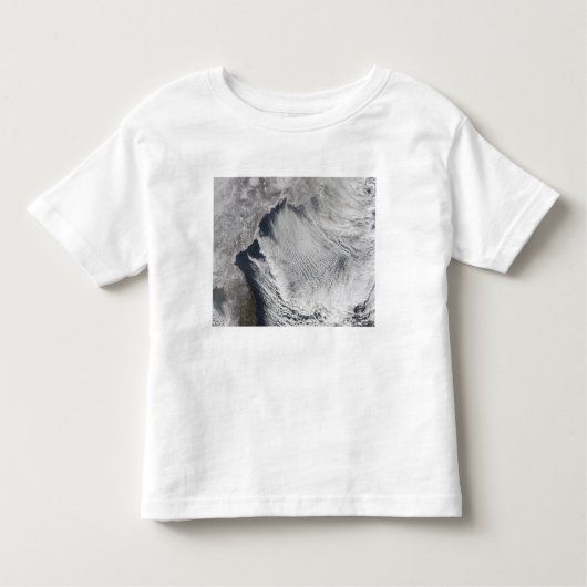 Wolkenstraten die boven het Zee van Japan liggen Kinder Shirts (Voorkant)