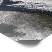 Wolkenstraten die boven het Zee van Japan liggen Poster (Hoek)