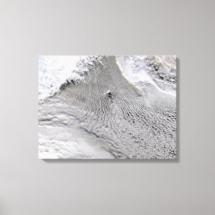 Wolkenvorken op Jan Mayen Island Canvas Afdruk