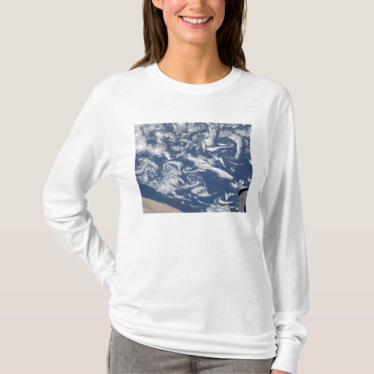 Wolkenvortex straten voor de kust t-shirt (Voorkant)