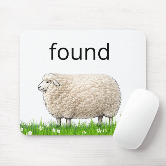 Wollige Schapen In Gras met "Found" Tekst Muismat (Met muis)