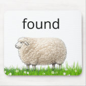 Wollige Schapen In Gras met "Found" Tekst Muismat (Voorkant)