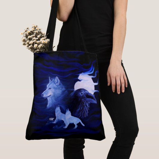 Wolven en Raven met volle maan Tote Bag (Dichtbij)