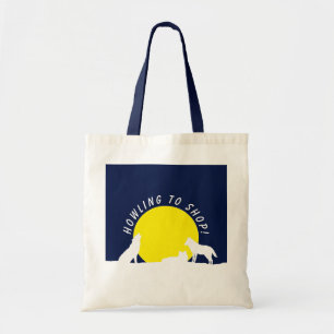 Wolven in het maanlicht, die graag willen winkelen tote bag